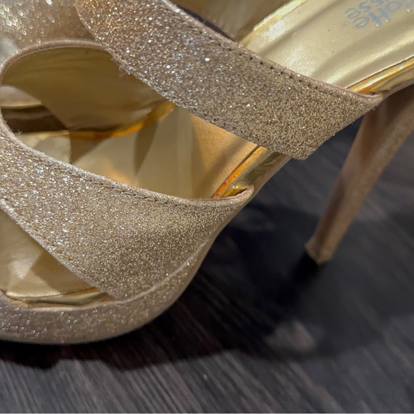 Beautiful 🤩 Charlotte Russe Open Toe High heels - Picture 4 of 9